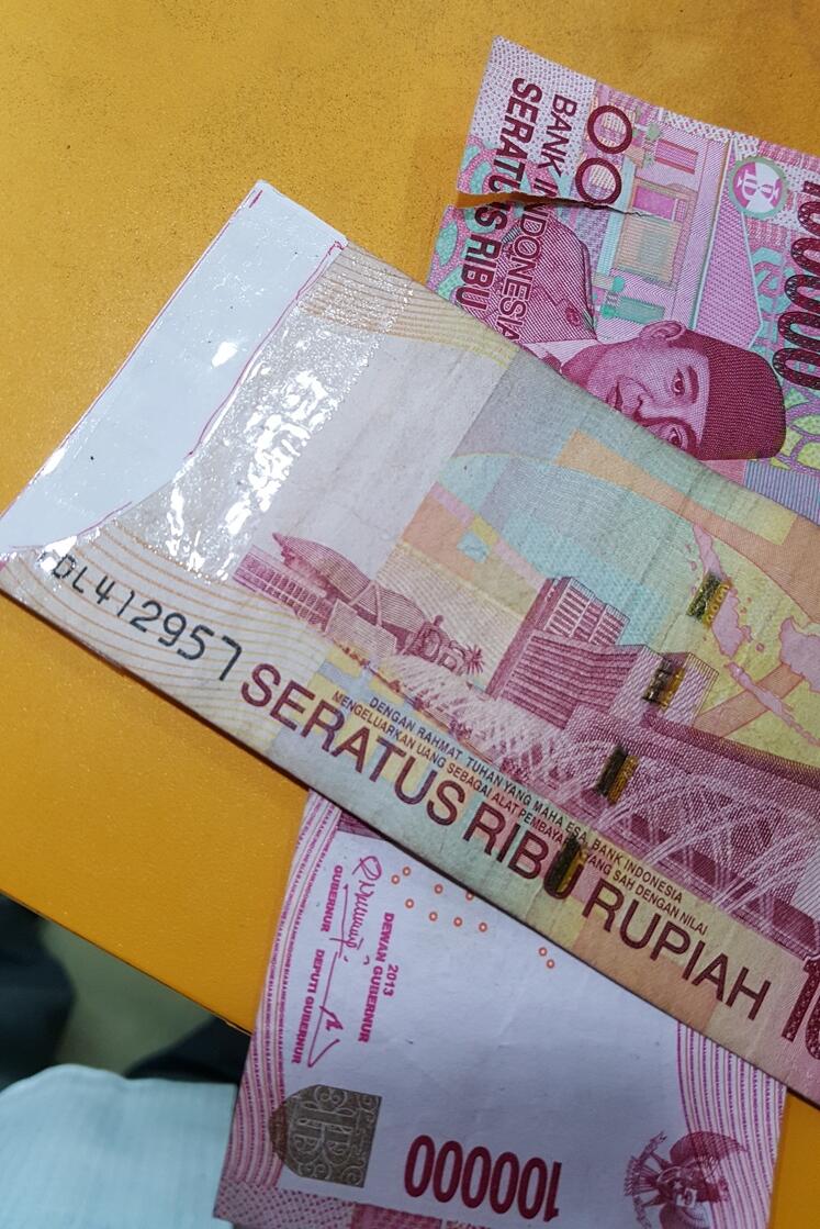 Hati-Hati Gan ATM BCA di BCP Bekasi ngeluarin duit rusak...