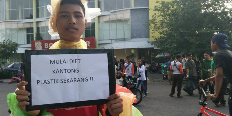 Konsistensi Aturan; Kantong Plastik Berbayar vs Kembalian Permen