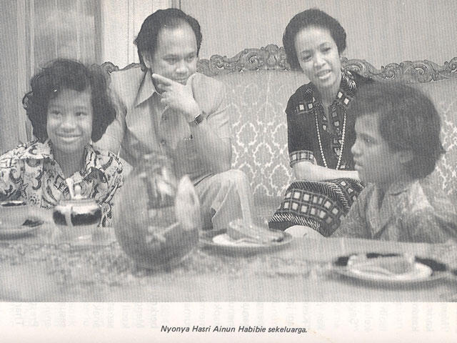 Kehangatan Para Presiden Indonesia Dalam Bingkai Foto Keluarga