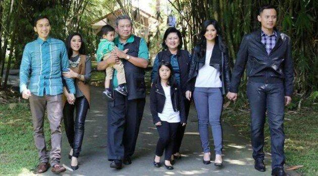 Kehangatan Para Presiden Indonesia Dalam Bingkai Foto Keluarga