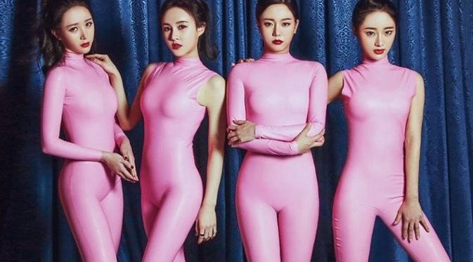 Ketat dan Pink, Gilrband Six Bomb Tampil Seksi di Atas Panggung