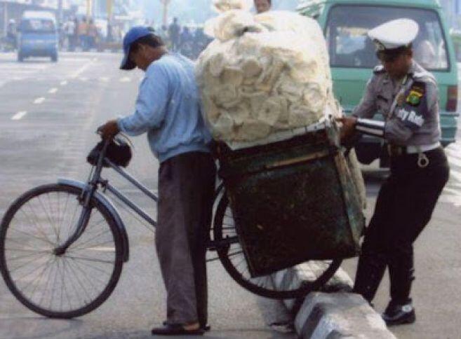 20 Potret Ini Tunjukkan Masih Banyak Orang Baik di Dunia
