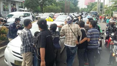 Hindari Pewarta, Politikus PKB Nekat Lari-larian di Jalur Cepat