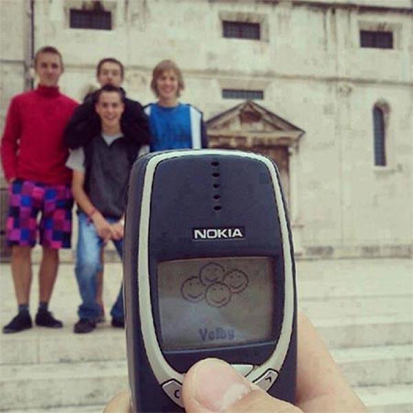 20 Meme lucu ponsel legendaris Nokia 3310, serbaguna &amp; tahan banting!