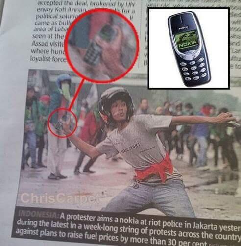 20 Meme lucu ponsel legendaris Nokia 3310, serbaguna &amp; tahan banting!