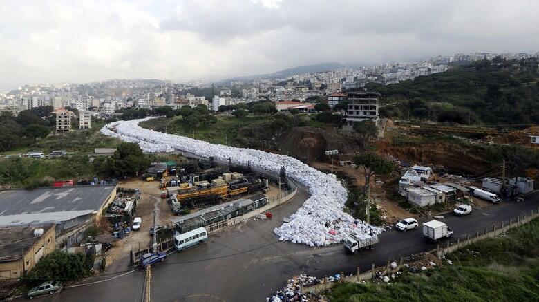 Penampakan Tumpukan Sampah di Lebanon