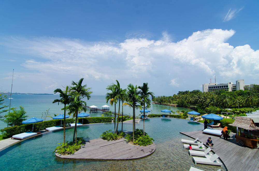 12 Hotel Keren di Indonesia, Buka Jendela Langsung Pantai broo... yoomaann !!!