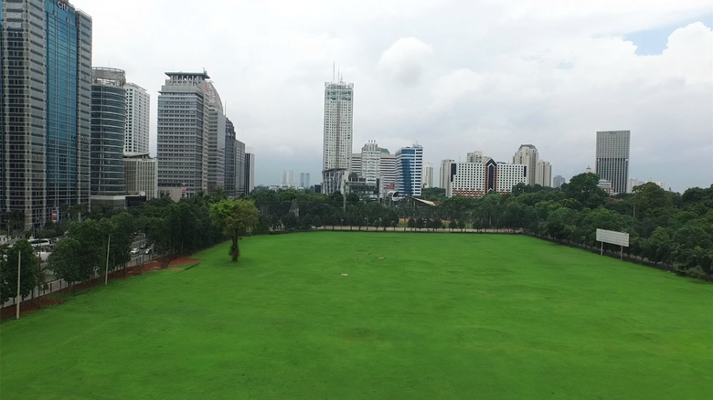 Melihat Lokasi Hutan Kota di Sudirman dengan Drone