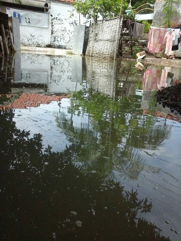 &#91;KOMBAT&#93; Hampir Seluruh Kawasan Sampang Kota Terendam Banjir