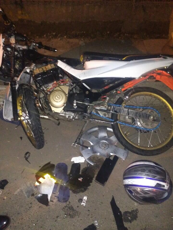 Kecelakaan antara Mobil Avanza vs Motor Satria FU Terjadi Di Buaran 2 Jakarta Timur