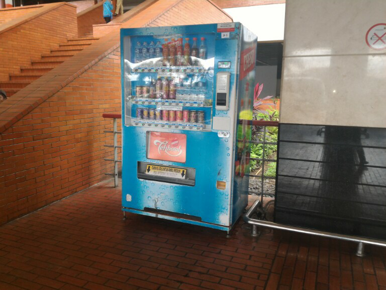 Vending Machine Putri Aquarius