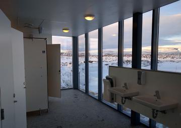 8 Toilet Dengan Pemandangan Paling Keren