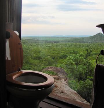 8 Toilet Dengan Pemandangan Paling Keren