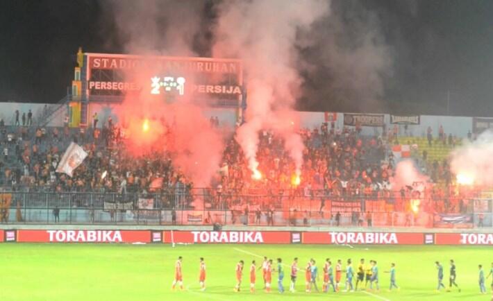 5 Faktor yang Menyebabkan Supporter Indonesia Sering Berbuat Anarkis