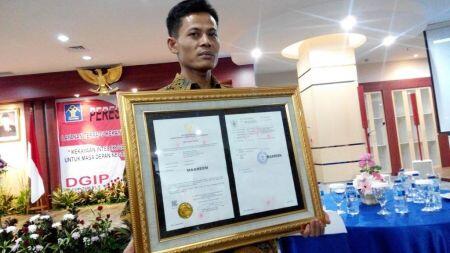 Televisi Rakitan Lulusan SD itu Kini Raih Merek dari Kemenkumham