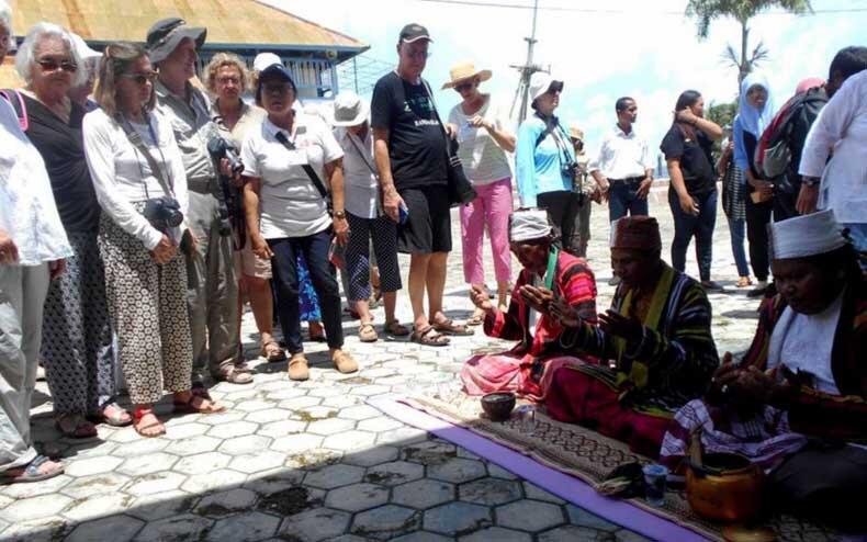 Ketika Kapal Pesiar Eropa Berkunjung ke Kota Baubau, Sulawesi Tenggara