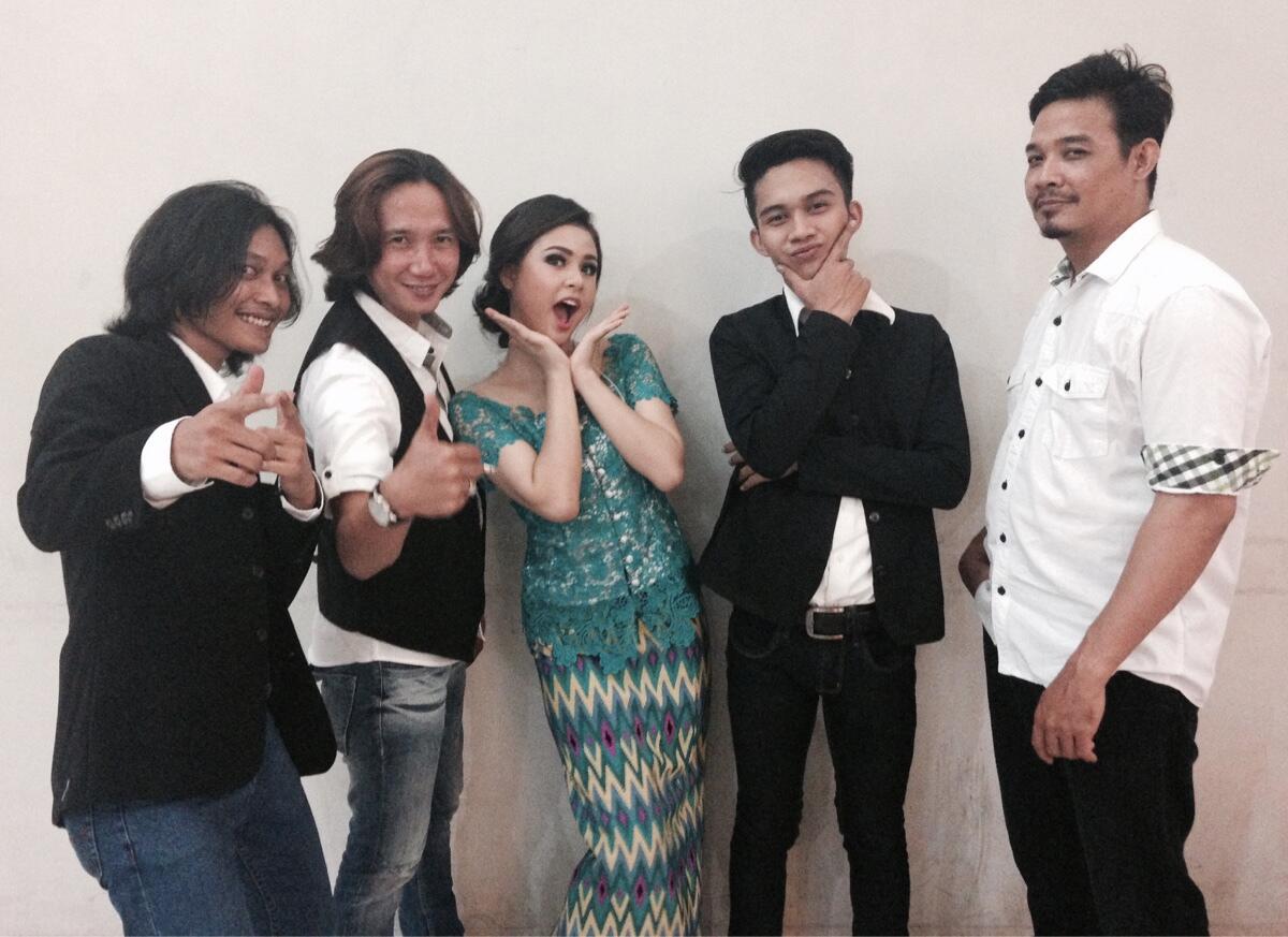 &#91;Bening&#93; Peserta Pertama Lolos Audisi 'The Voice Indonesia' Asyik Suaranya.