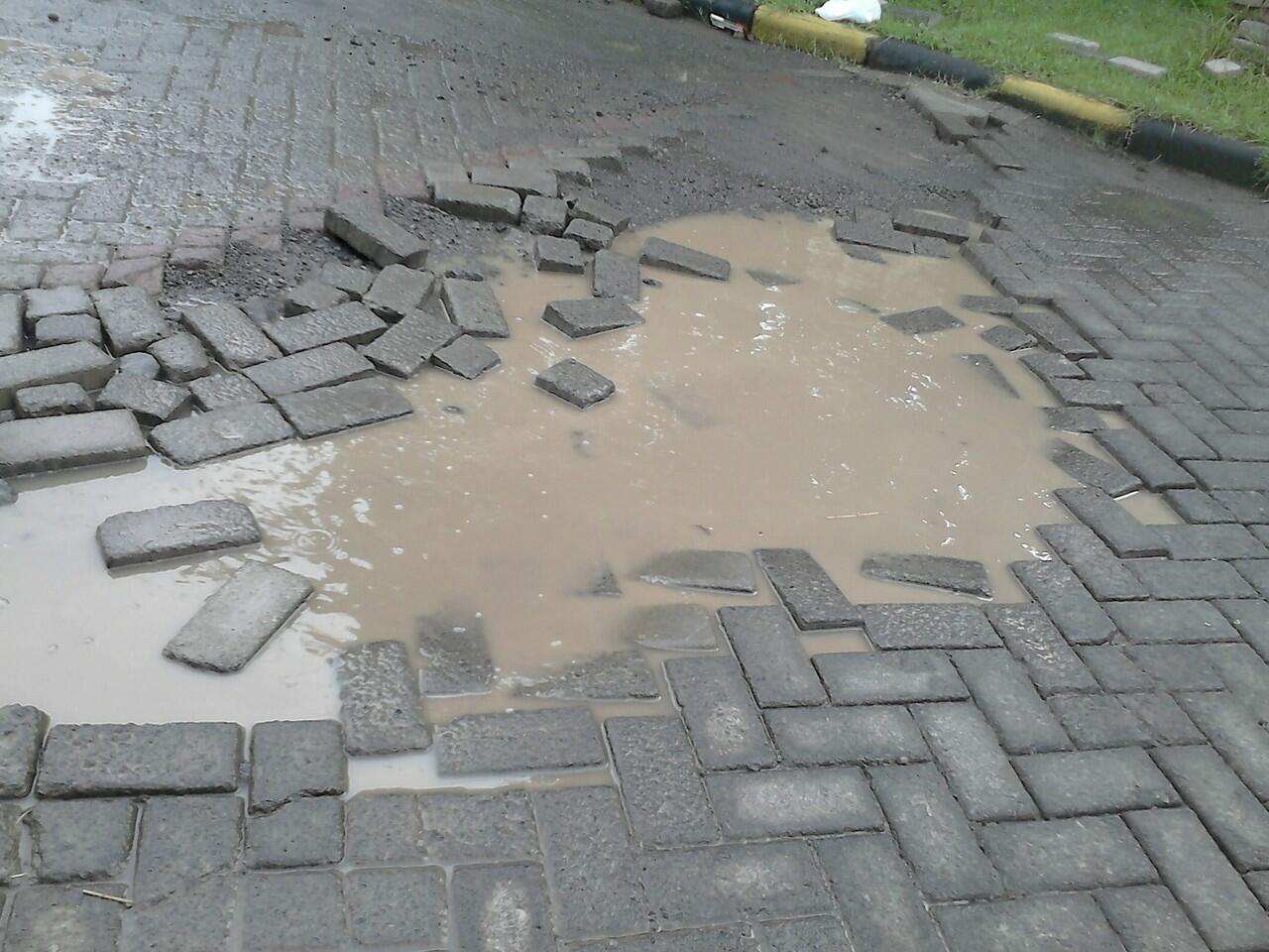 Jalanan Berlubang dan Rusak ini yang Bikin Kecelakaan Meningkat