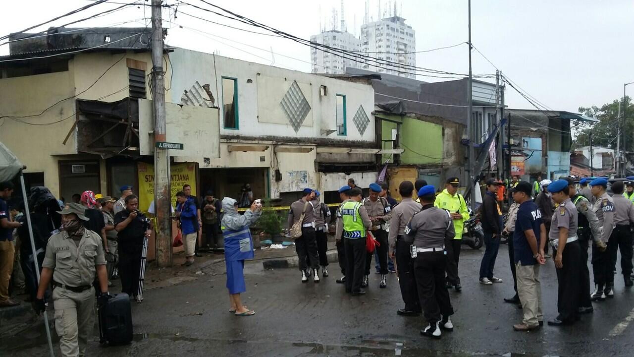 Pembongkaran Kalijodo, Dinsos DKI Berikan Bantuan dan Makanan