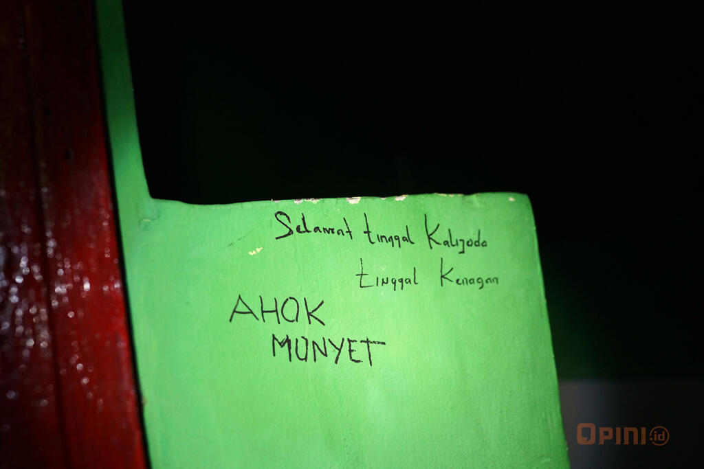FOTO-FOTO BILIK KALIJODO SEBELUM RATA DENGAN TANAH