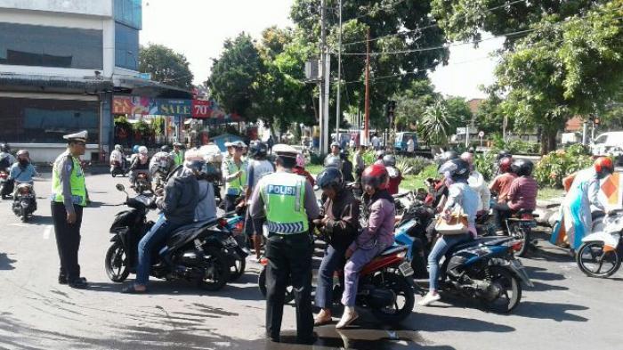 Hari ini Polri menggelar Operasi Simpatik, helm nggak standard bisa didenda 250rb