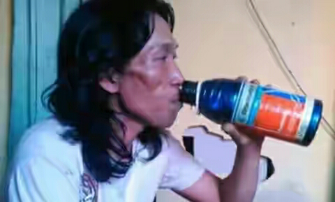 Pria Ini Minum Oli Bekas Dan Racun Serangga Setiap Harinya Selama 29 Tahun
