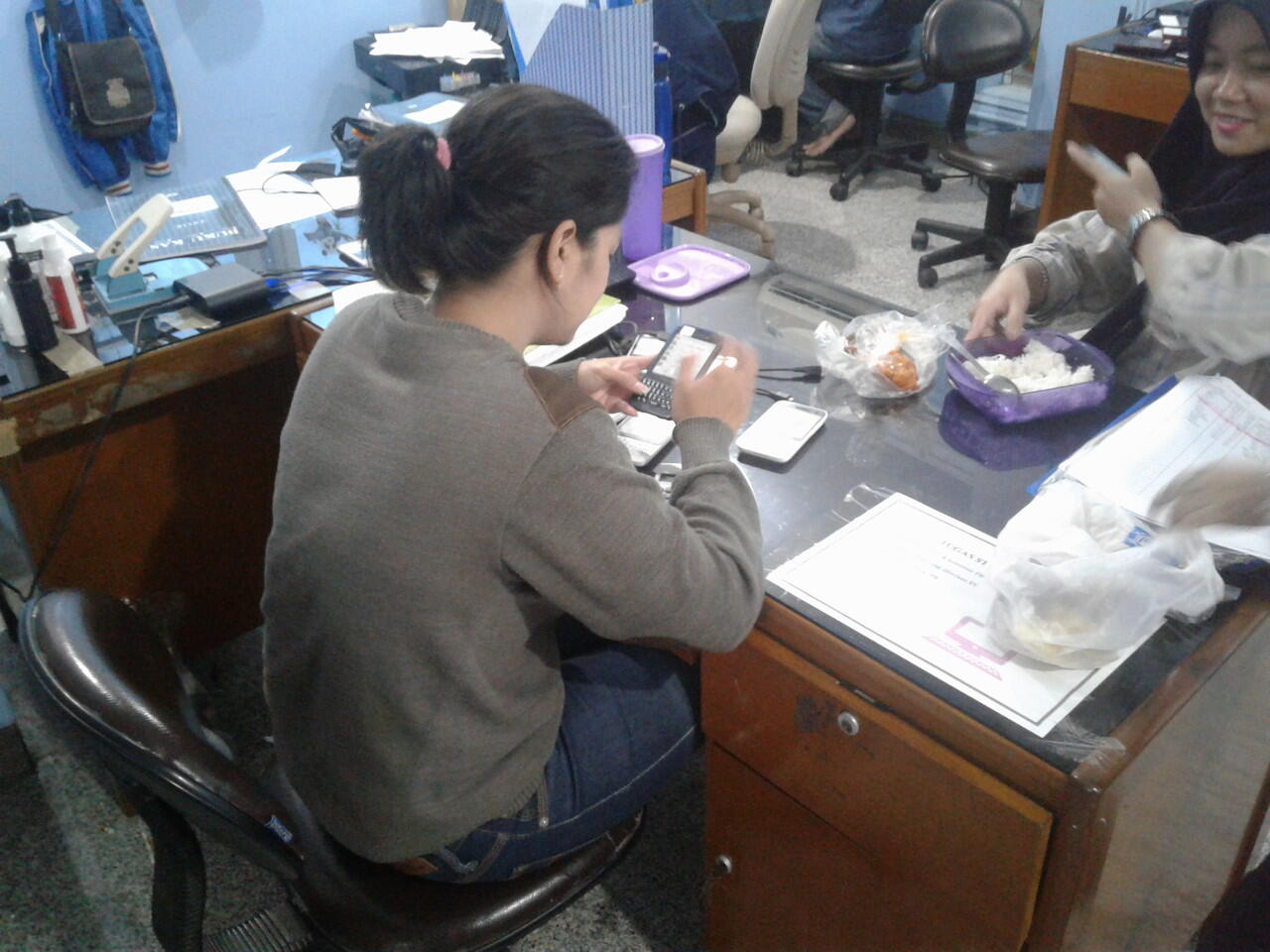 loker jd sales online cmn duduk modal fokus dapet duit .