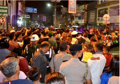 Jokowi Bikin Heboh Warga Sumut: "Pak foto pak..!!"