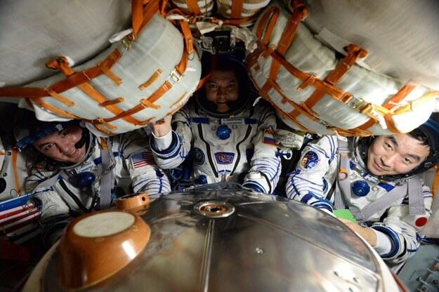 Foto-foto Proses Kepulangan Para Astronot ke Bumi