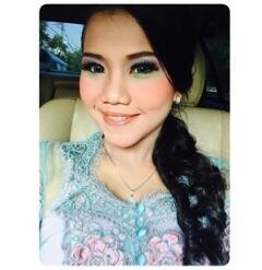Ternyata Mobil Adalah Spot Favorit Untuk Para Cewek Gan!