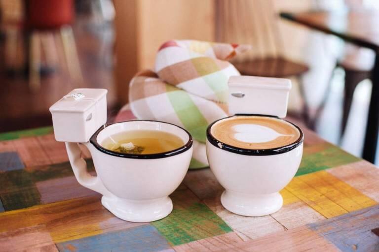 Kafe Bertema Toilet &quot;POOP CAFE&quot;