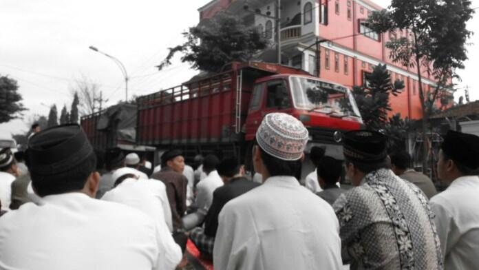 Kamu Laki? Pasti Mengalami Pengalaman Ini di Hari Jumat (Moslem Family)