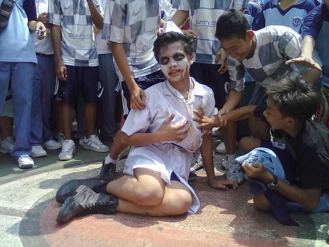 Kebiasaan di malam jumat (no jebmen)