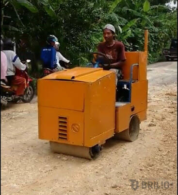Sariman dari Cilacap Bikin Roller Mini Dari Barang Bekas