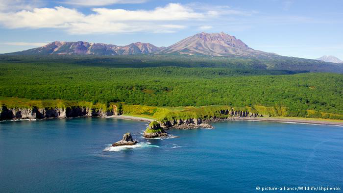 10 Negara dengan Garis Pantai Terpanjang di Dunia