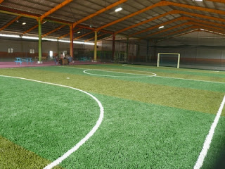 Suka Duka Oom Menyewa Lapangan Futsal Secara Patungan