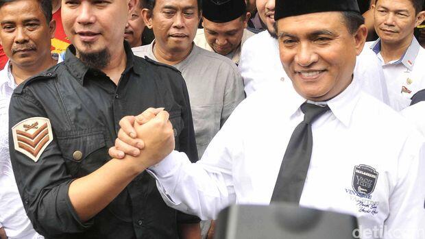 Penantang Ahok: Yusril ke Pasar, Sandiaga Naik Go-Jek, Dhani 'Kasidah Cinta'