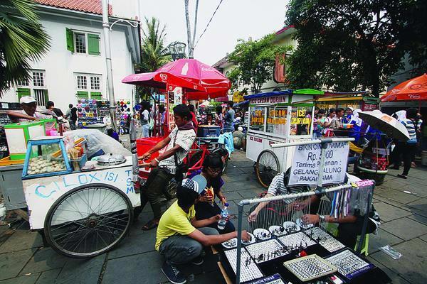 Jajanan-Jajanan Yang Cocok Dimakan Saat Ente Pacaran!