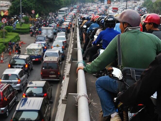 4 Cara Asik ‘Membunuh’ Kebosanan Ketika Macet