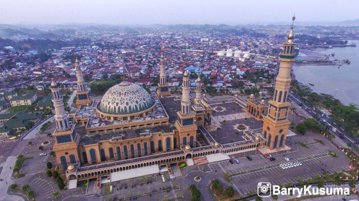 Empat Masjid Terindah di Indonesia.