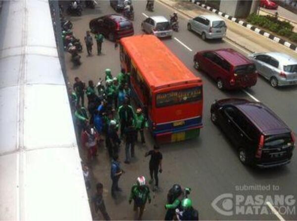 Pencopet di Metro Mini Ditangkap Driver Ojek Online di Depan UNJ