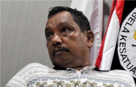 Labora Sitorus Serahkan Diri Ke Polres Sorong