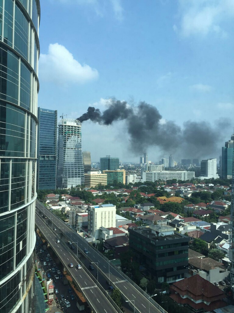 Asap Hitam di daerah Kuningan