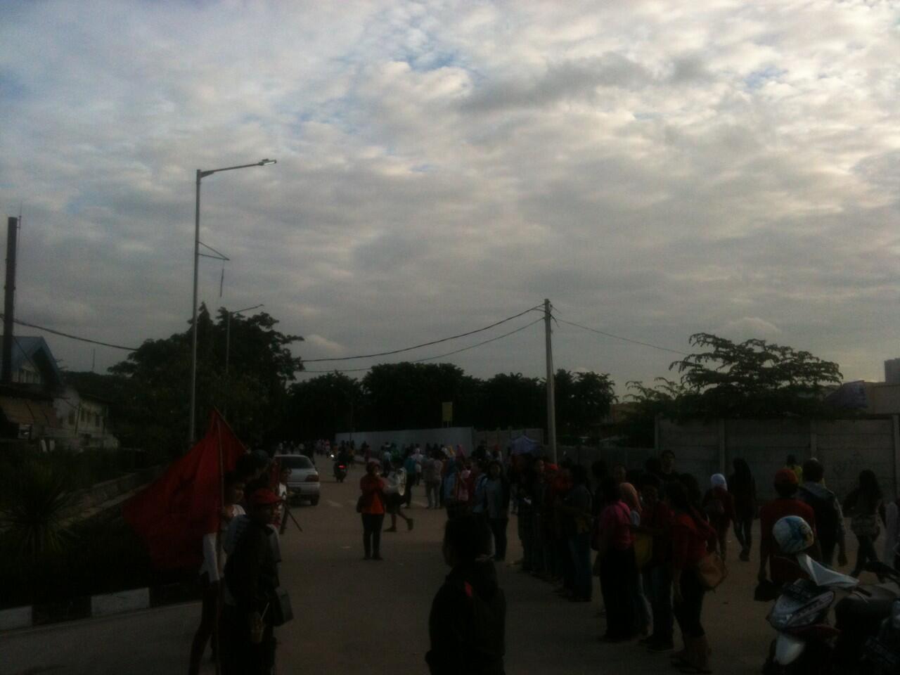 Demo Buruh ingin Gaji Dinaikan dan Disejahterahkan
