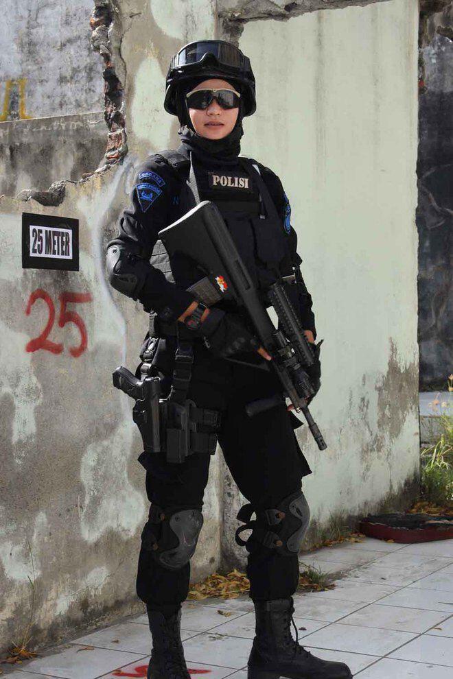 FOTO: Bripda Nina, Sniper Cantik Yang Siap 'Membidik' Hatimu
