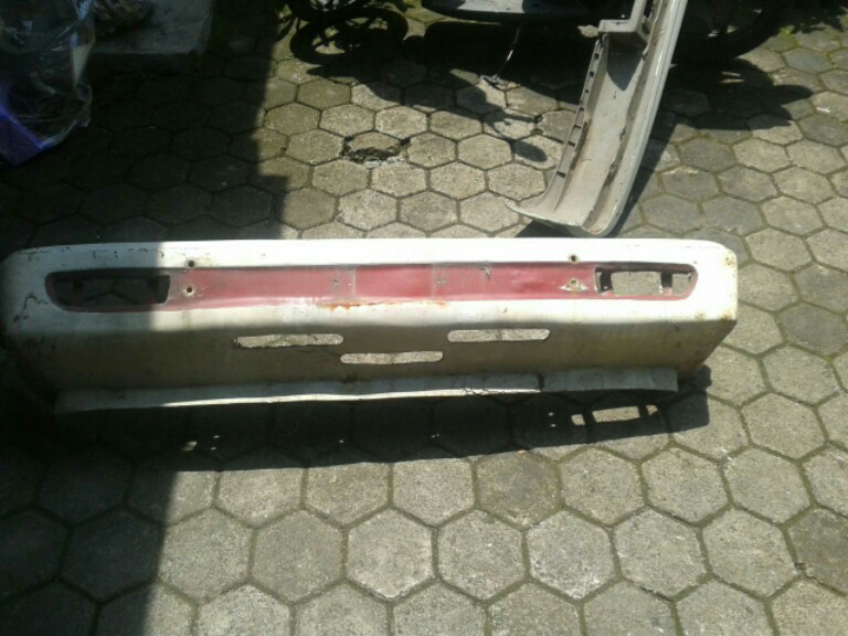 WTS Bemper datsun 160j 1set depan belakang murah gan!!