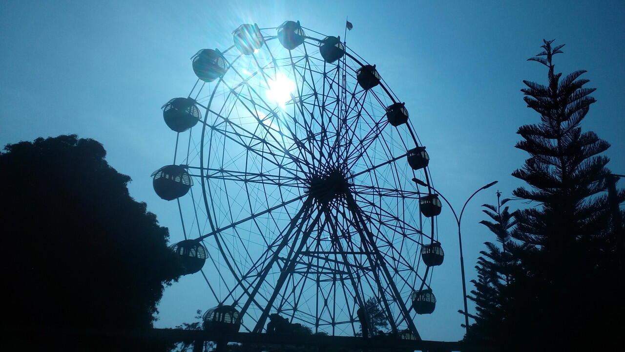Momen-momen Gerhana Matahari Unggahan Pengguna Twitter