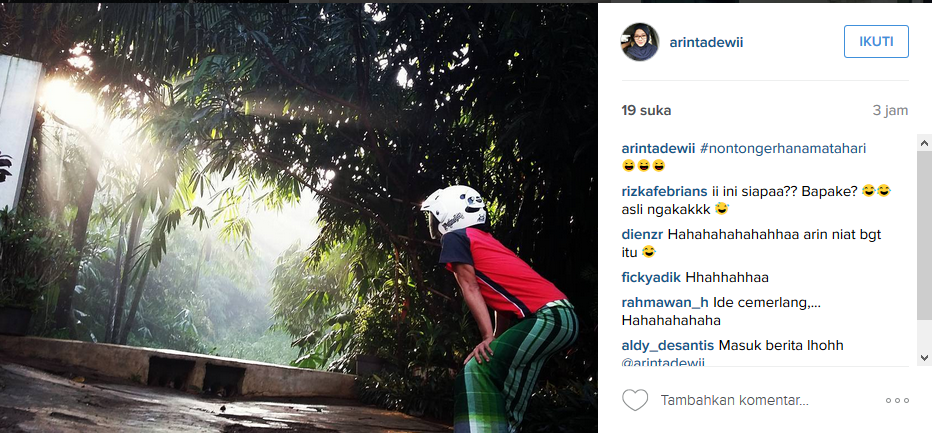 Cara Kocak Orang Indonesia Saksikan Gerhana Matahari