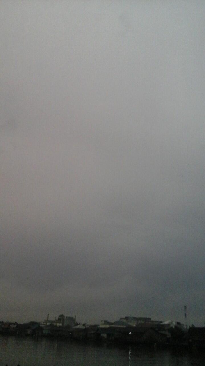 live from Pangkalan Bun KalTeng, penampakan gerhana.