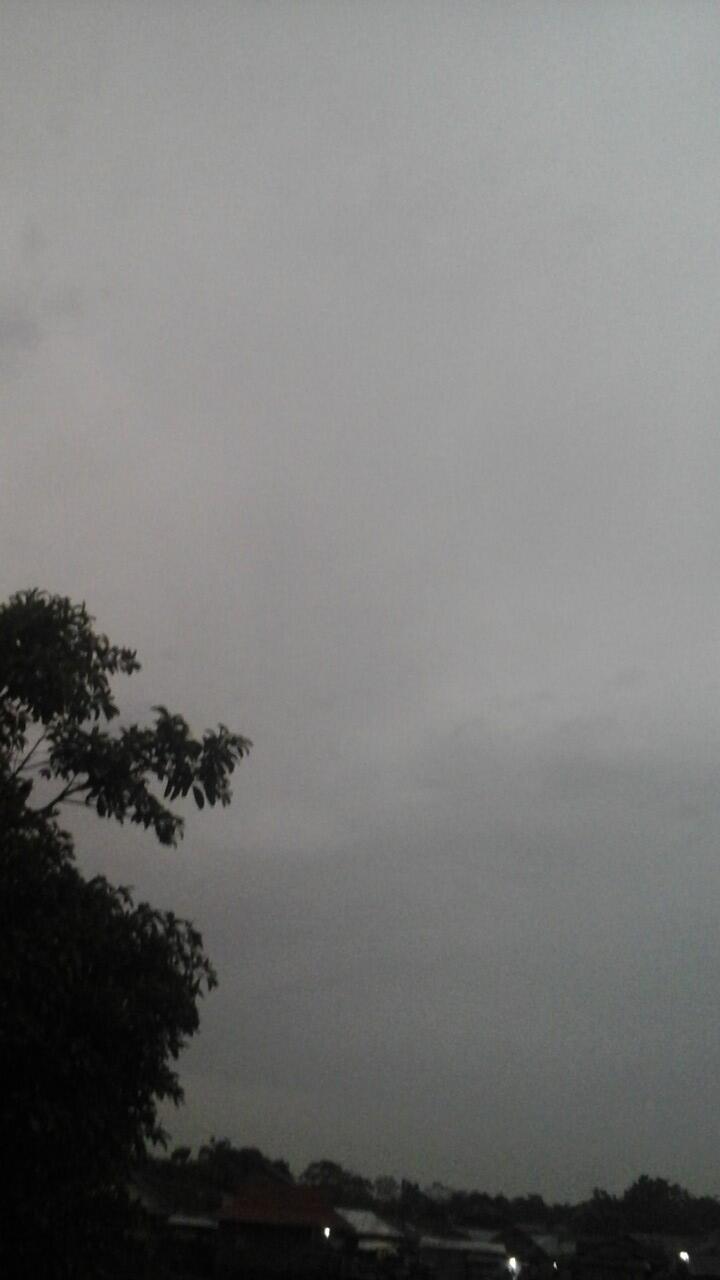 live from Pangkalan Bun KalTeng, penampakan gerhana.